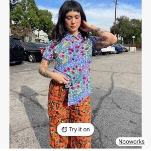 Nooworks Joyce top in Super Bloom, size Medium NWT